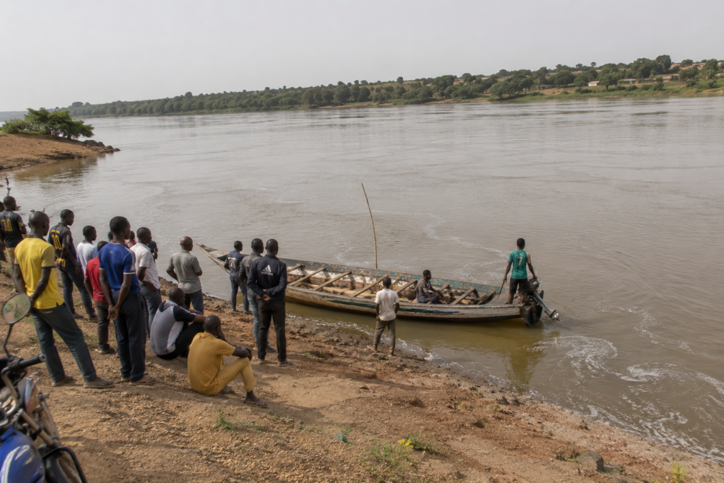 Un chavirement sur le fleuve Niger à Makono fait huit morts, dont deux nourrissons. Le drame s’est produit dans la nuit du 29 au 30 août. Découvrez les faits.