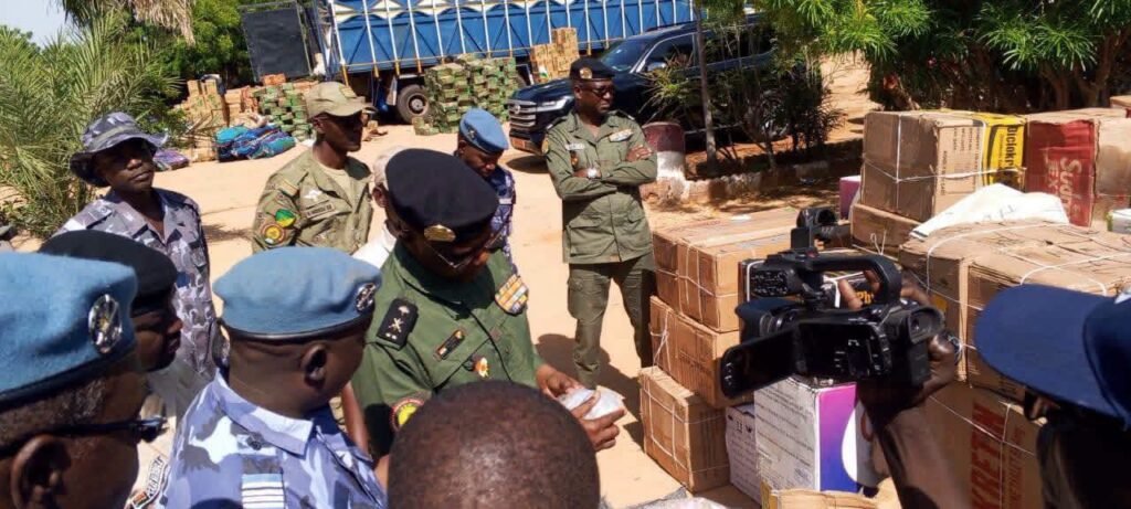 La Douane nigérienne saisit 518 cartons de produits pharmaceutiques et des cigarettes de contrebande à Maradi. Découvrez les détails de l’opération.