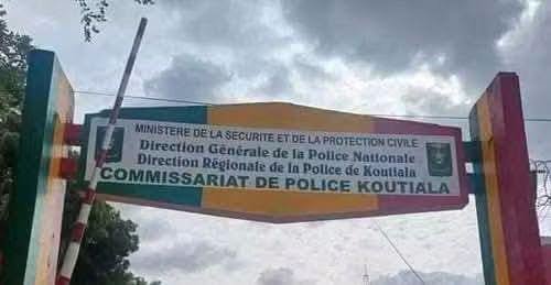 La Police de Koutiala interpelle deux présumés cambrioleurs et récupère des téléphones, une moto et d’autres objets. Découvrez les détails de l’opération.