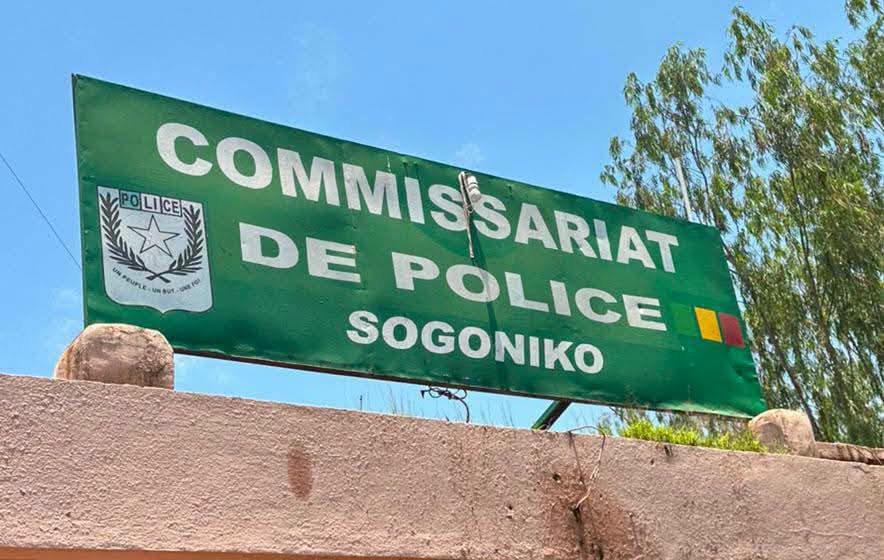 À Bamako, huit suspects ont été interpellés pour vol et recel de motos et téléphones. Découvrez les détails de l’opération menée à Sogoniko.