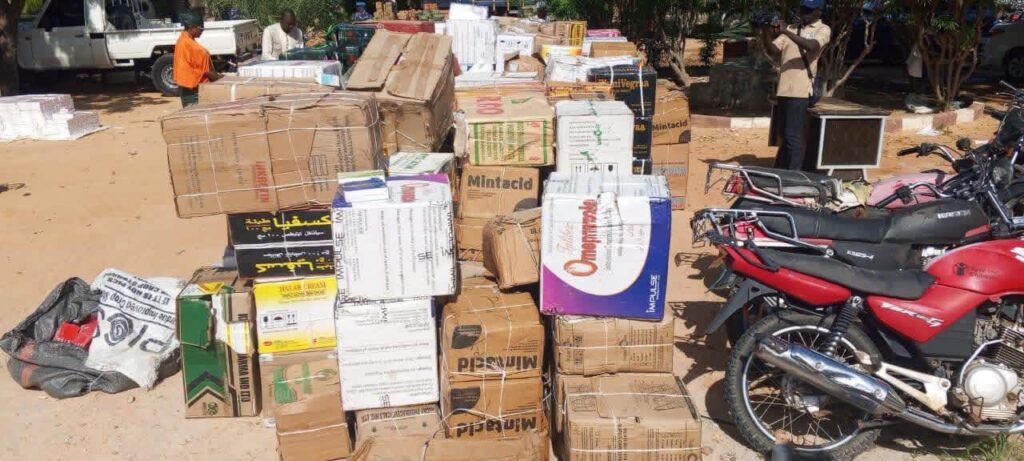 La Douane nigérienne saisit 518 cartons de produits pharmaceutiques et des cigarettes de contrebande à Maradi. Découvrez les détails de l’opération.