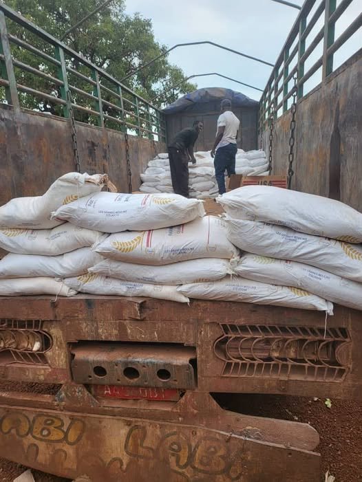 La Douane saisit à Koutiala 2,5 tonnes de farine et 2 000 litres d’huile lors du contrôle d’un camion. Découvrez les détails de l’opération.