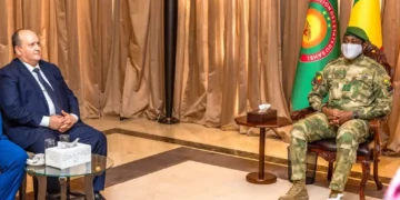 COOPERATION BILATERALE : le Président de la Transition accorde une audience au Premier ministre algérien Sifi GHRIEB​