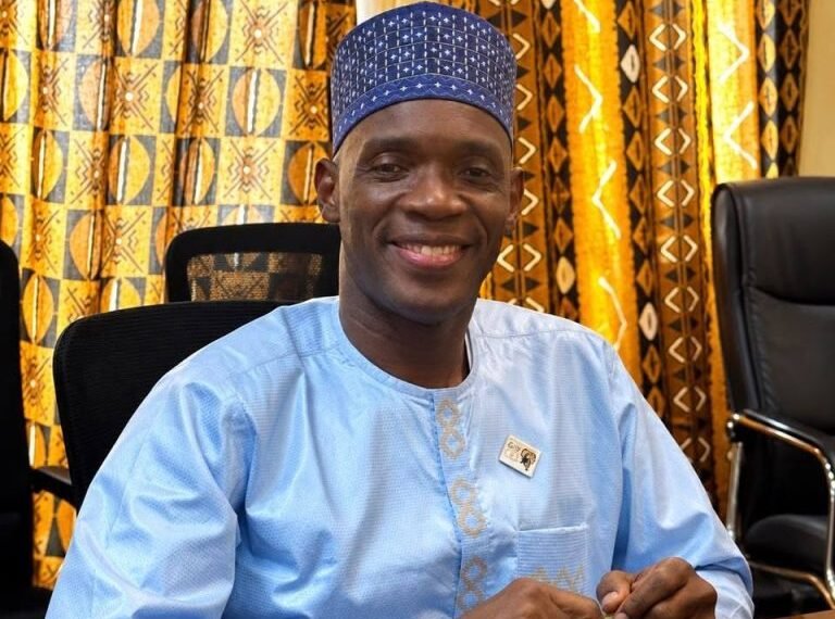 Promotion des Sports au Mali : Le bureau renouvelé de l’AJSM dévoile ses ambitions au ministre Abdoul Kassim Ibrahim FOMBA​