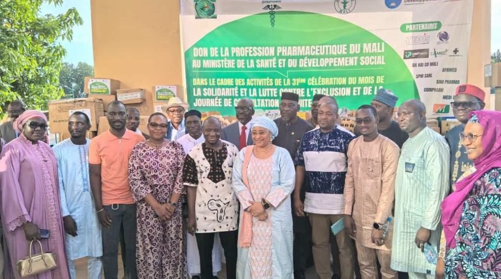 Mois de la solidarité et de la lutte contre l’exclusion : Les pharmaciens offrent plus de 112 millions de FCFA de médicaments aux populations vulnérables