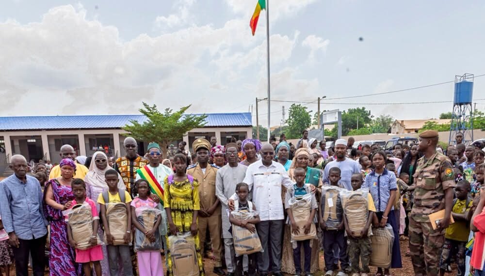 Œuvres sociales : 200 élèves du Groupe scolaire ‘’Amadou Aya Sanogo’’ de Kati dotés de kits scolaires